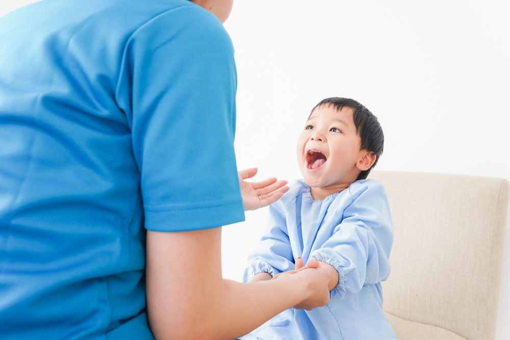診療中の子供